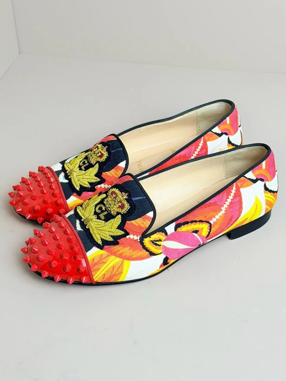 Christian Louboutin Laris Embroidered Crest Red Spikes Cap Toe Flats Loafers 8